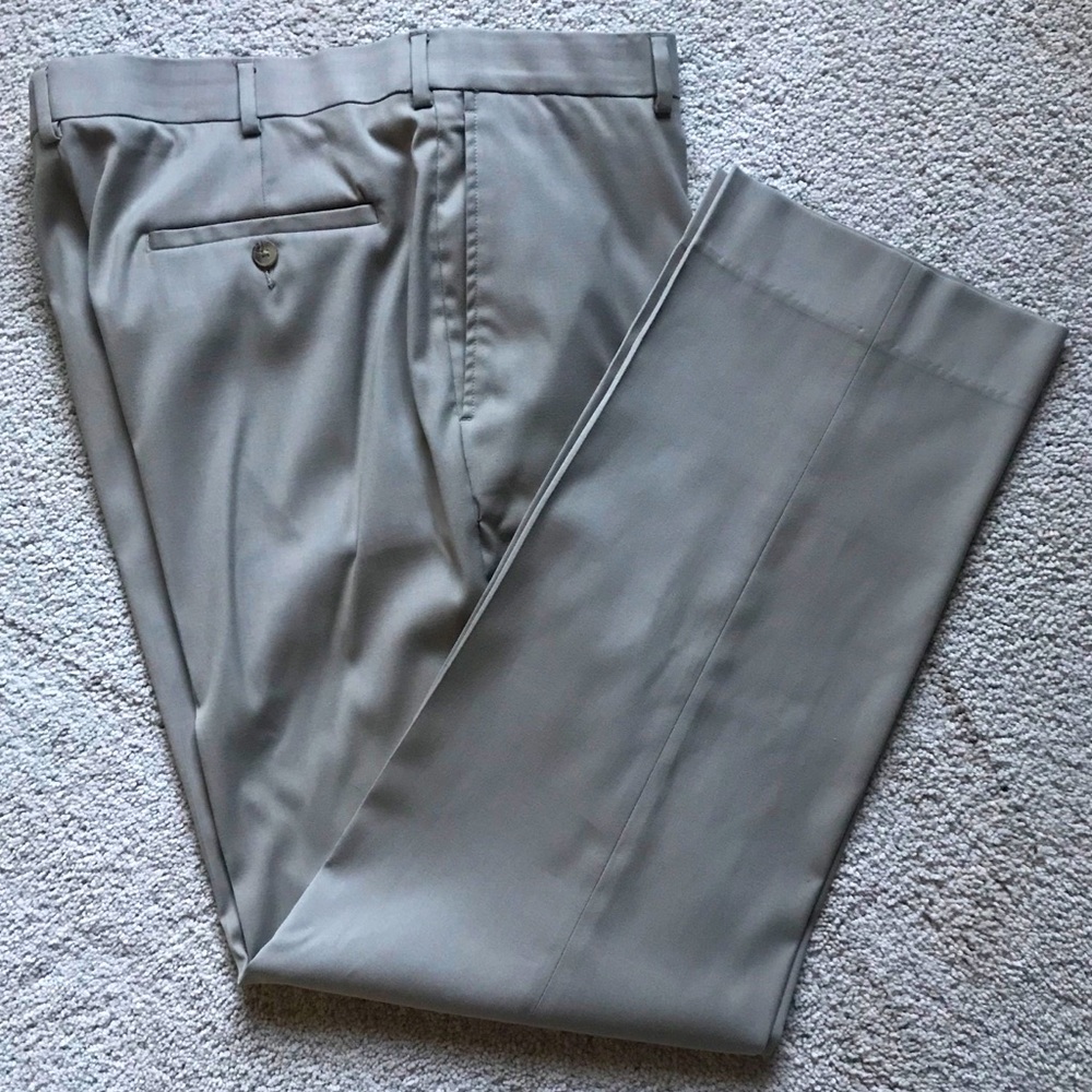 Axist men’s tan flat front pants 36x32.25